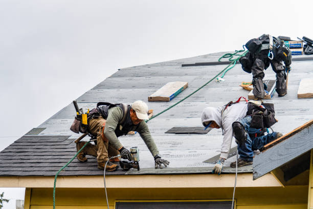 Professional Gutter Installation technician working in Parlin, NJ